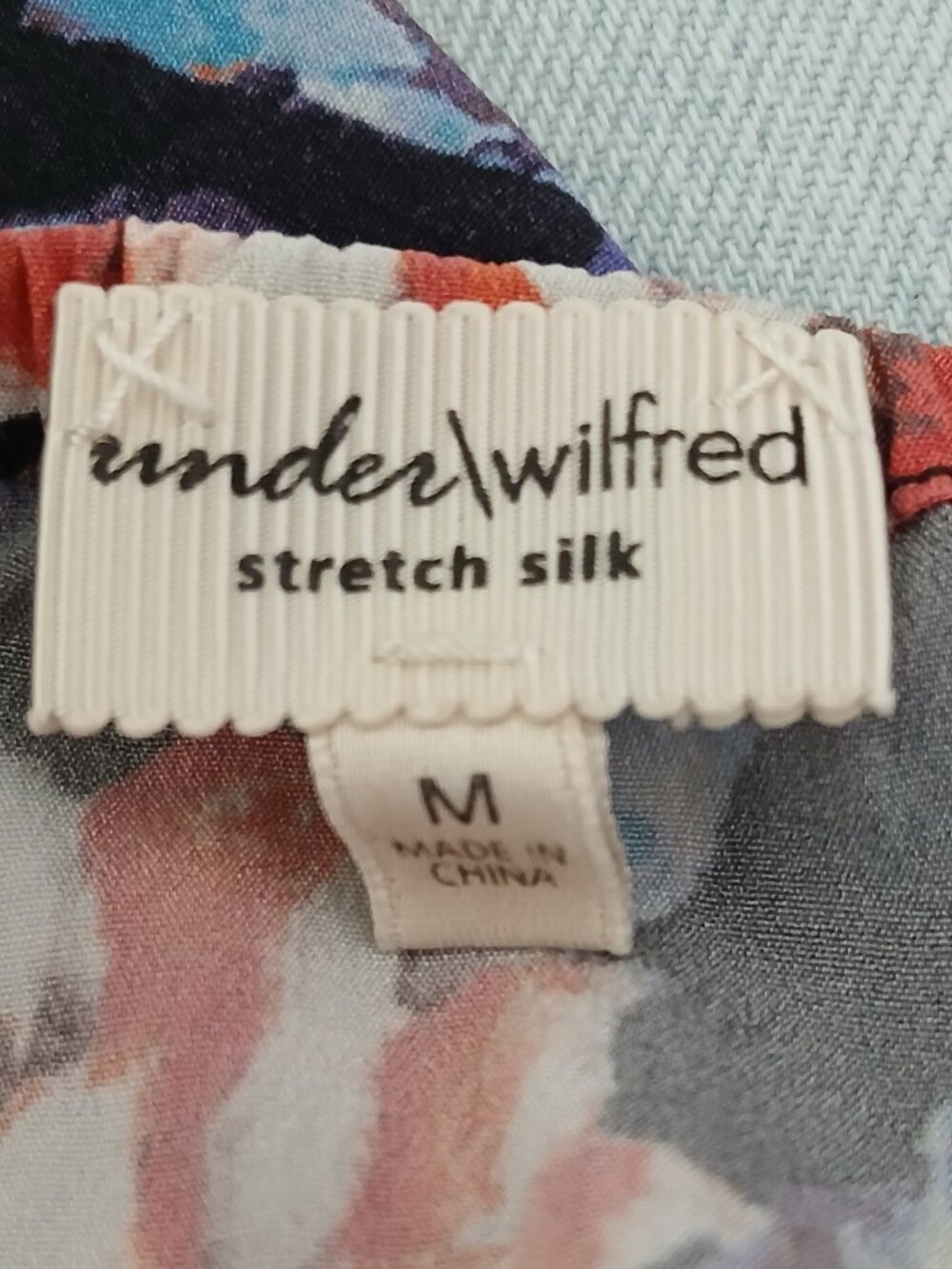 Under Wilfred Stretch Silk Blend Floral Cami Size Medium - Picture 5 of 6